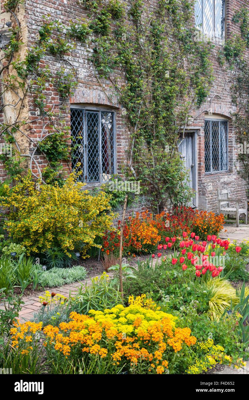 Sissinghurst Castle, Kent, UK. Berühmten Garten von Vita Sackville-West gemacht. Der Cottage-Garten Stockfoto