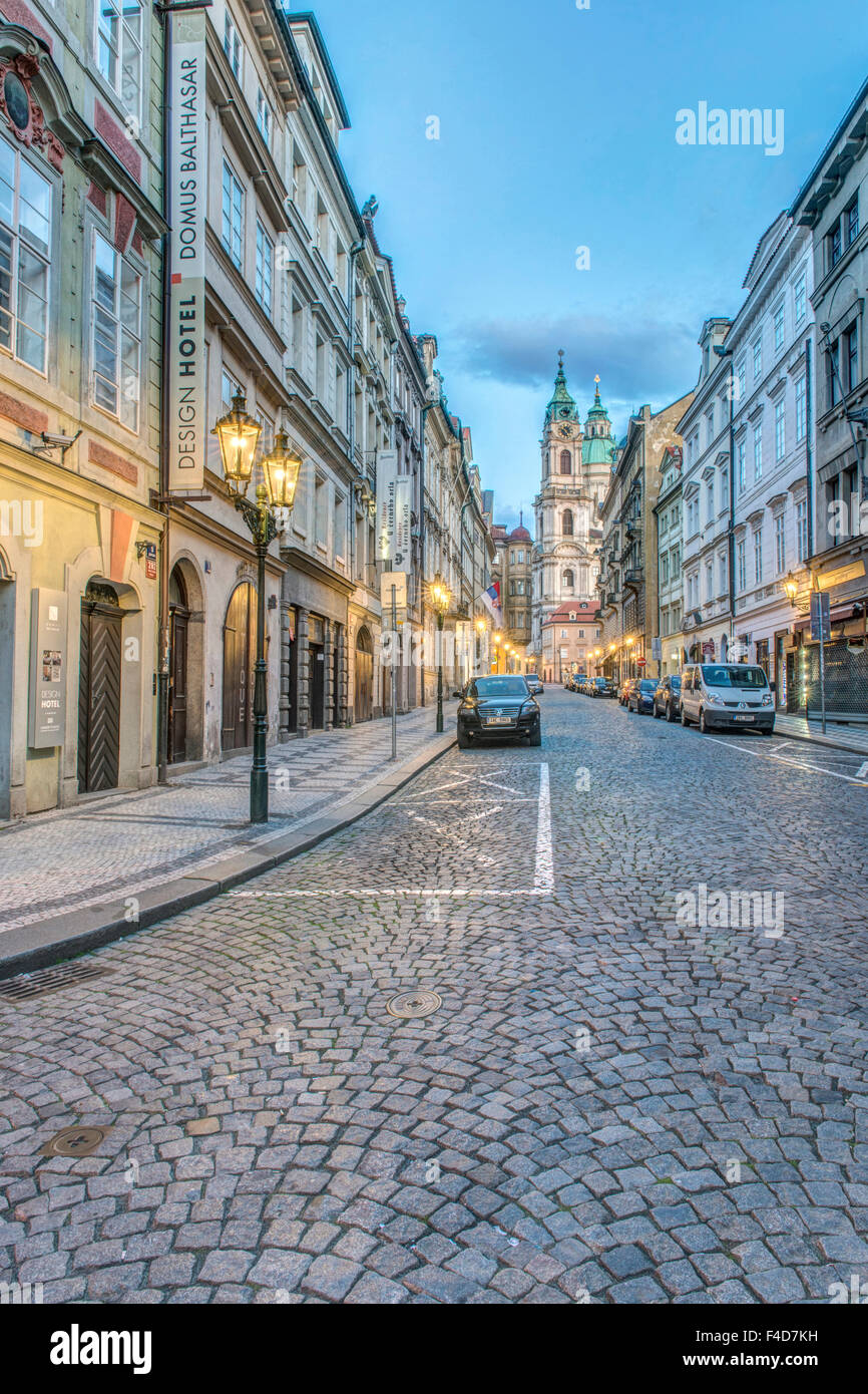 Tschechien, Böhmen, Prag, Mala Strana Street (großformatige Größen erhältlich). Stockfoto