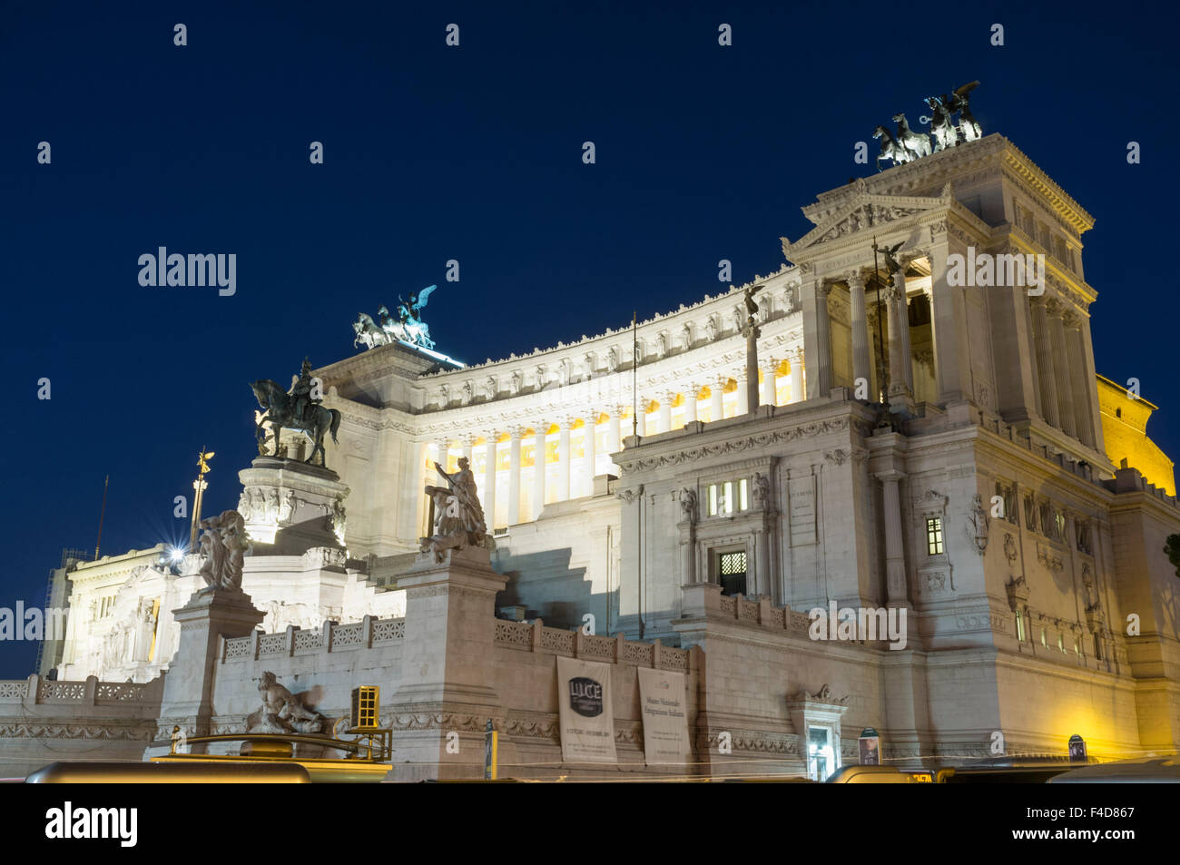 Altare della Patria Nacht, Piazza Venezia, Rom, Italien Stockfoto