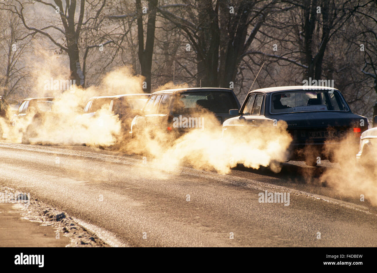 Autos in einer Zeile bewegen Stockfoto
