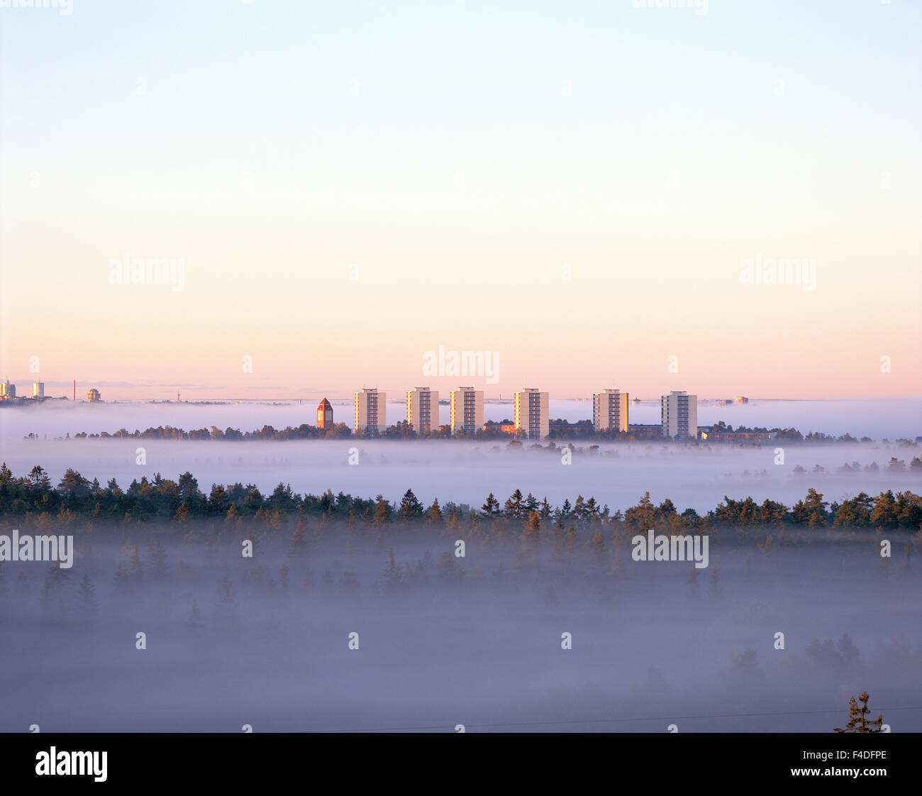 Blick über Gebäude in Lidingo im Herbst. Stockfoto