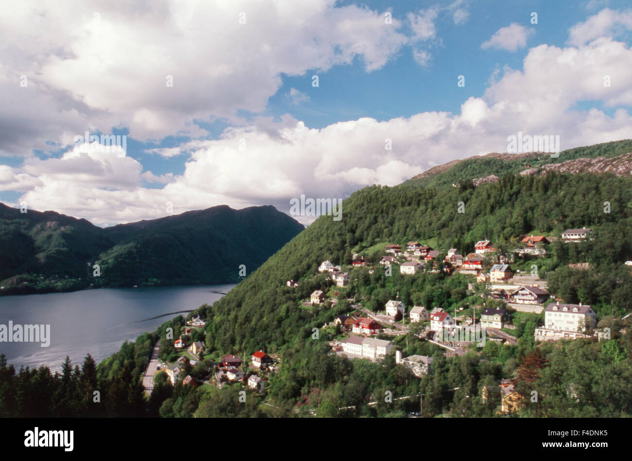 Norwegen, Bergen, Blick auf die Stadt von Bergen Vorort bei Kommune. (Großformatige Größen erhältlich) Stockfoto