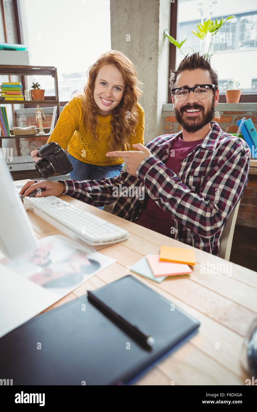 Porträt des Mannes in Richtung Kamera Stockfoto