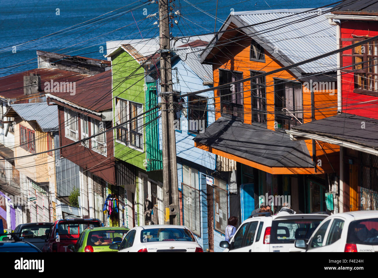 Chile, Chiloé Insel, Castro, Blick auf die Straße. Stockfoto