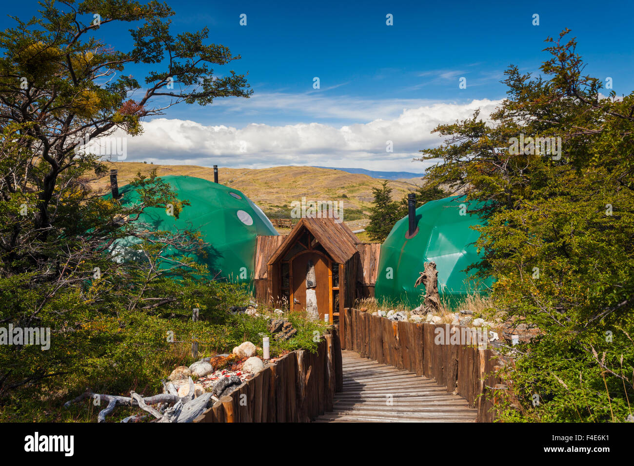 Chile, Magallanes Region, Torres del Paine Nationalpark, Hotel Las Torres Bereich, Refugio Hütten wandern. Stockfoto