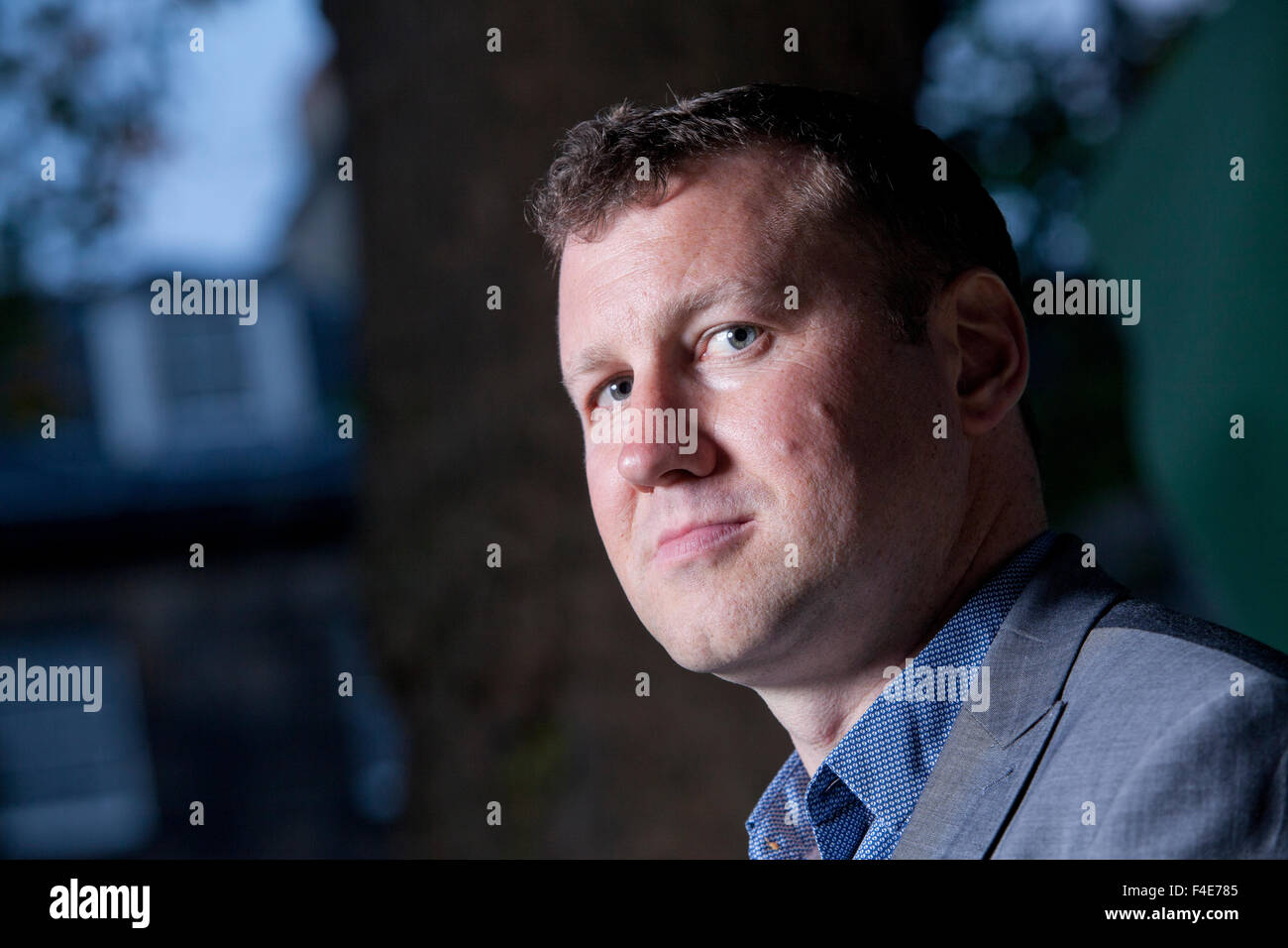 Richard Moore, der schottische Journalist, Autor und ehemaliger Radrennfahrer an das Edinburgh International Book Festival 2015. Edinburgh, Schottland. 23. August 2015 Stockfoto