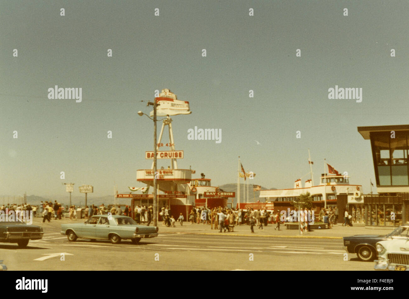 Pier 43 San Francisco 1963 Reisen mit Amtrak Zug um die Vereinigten Staaten in den frühen 1960er Jahren. Reisen. Straßenszene Stockfoto