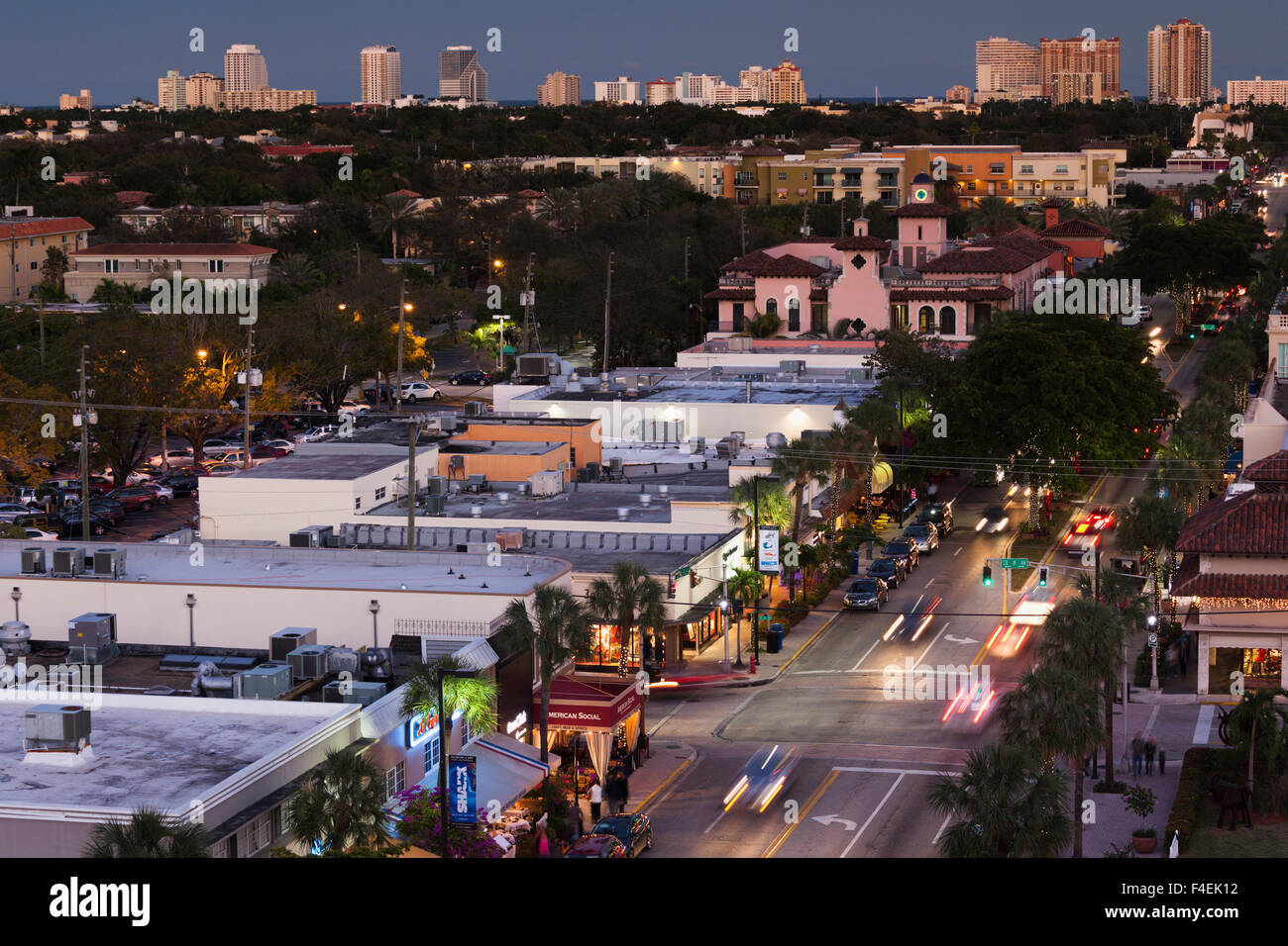 USA, Florida, Fort Lauderdale, Las Olas Boulevard, erhöhten Blick am Abend. Stockfoto