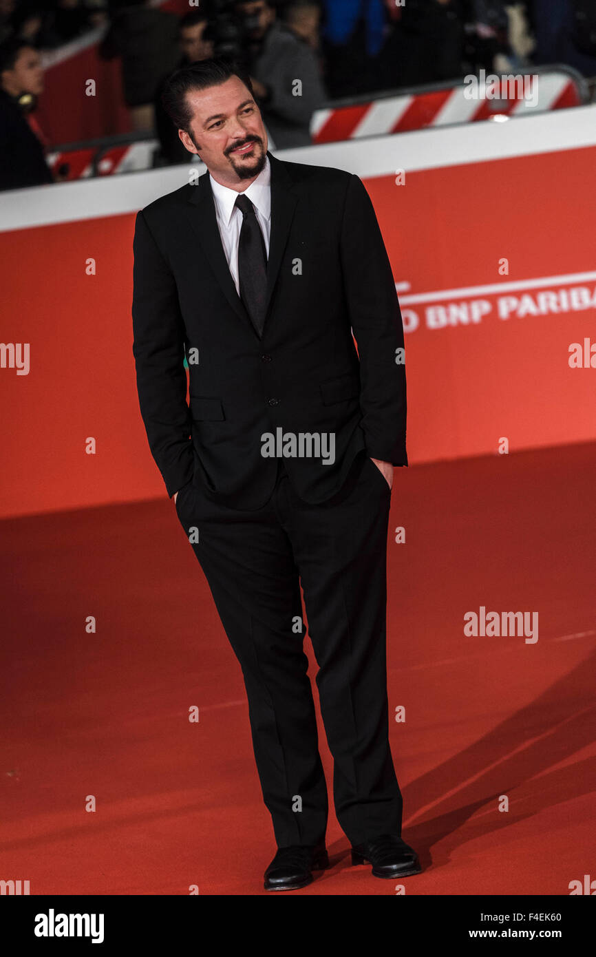 Rom, Italien. 16. Oktober 2015. US-amerikanischer Regisseur James Vanderbilt geht der rote Teppich für die Premiere von "Wahrheit" während der 10. Rom Film Fest im Auditorium Parco della Musica in Rom. "Wahrheit" ist eine amerikanische politische Doku-Drama Film geschrieben und unter der Regie von James Vanderbilt. © Giuseppe Ciccia/Pacific Press/Alamy Live-Nachrichten Stockfoto