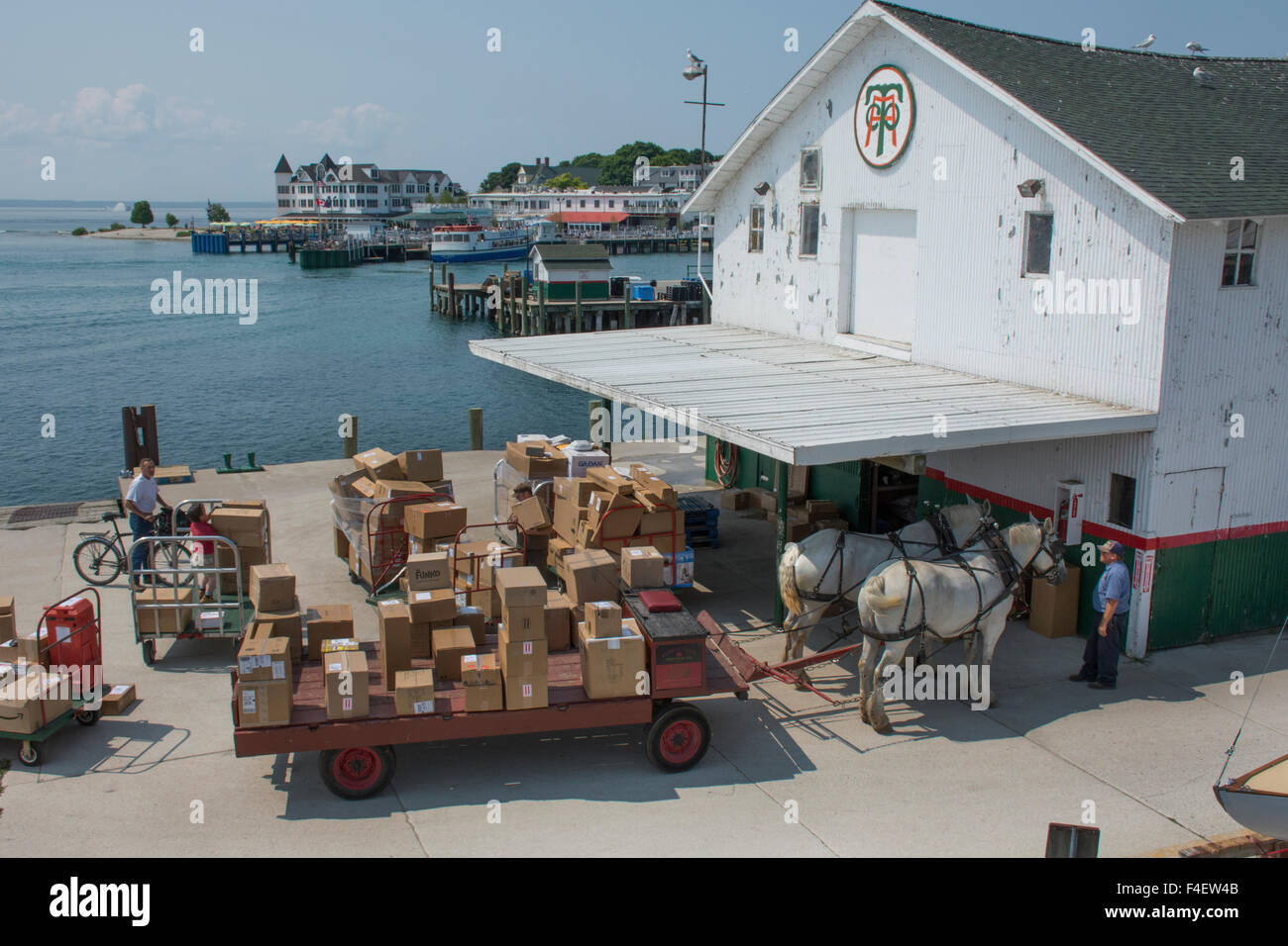 Michigan Mackinac Island Arnold Pier Ups Lieferung Mit Pferd
