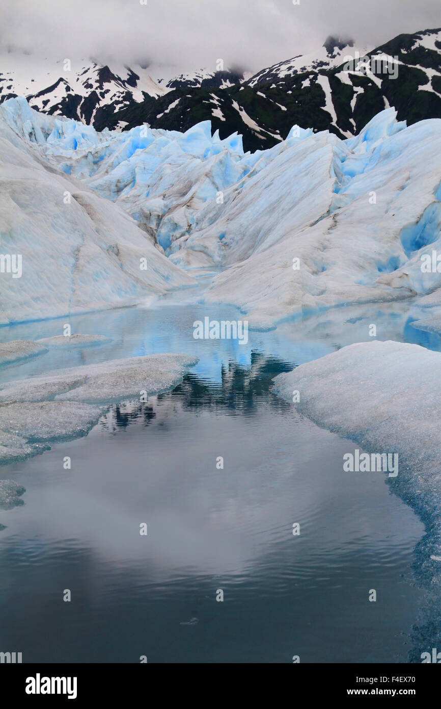 Kristallklares Wasser auf dem Mendenhall Gletscher Trek, Alaska Stockfoto
