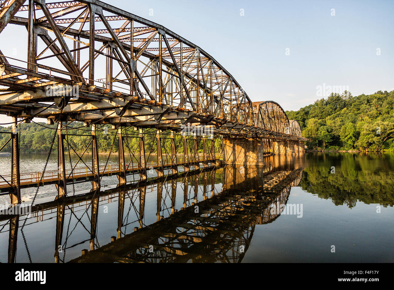 Blick vom Schloss Nr. 11 auf dem Erie-Kanal-System in Amsterdam, New York State. Stockfoto