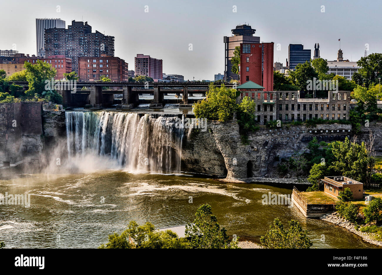 Ein Blick auf High Falls am Genesee River, Rochester New York State. Stockfoto