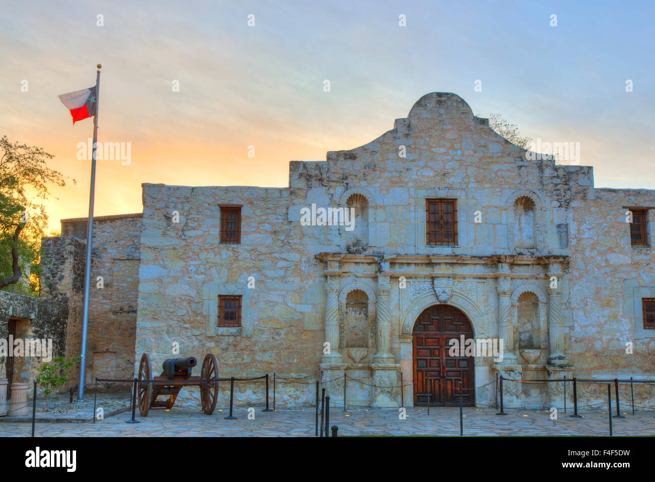 In der Morgendämmerung Alamo in San Antonio, Texas, USA. Stockfoto