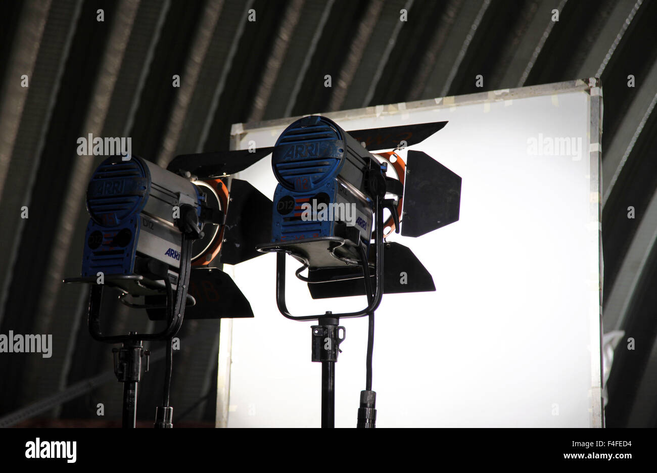 Es ist ein Foto des Lichtpunktes in einem Kino-Studio. Stockfoto