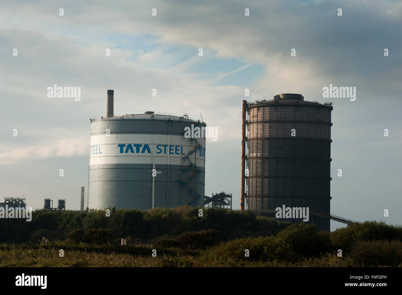 Port Talbot, Wales, UK. 16. Oktober 2015. Jobs bei einer Reihe von TATA Steel Pflanzen erwartet als der Zustrom von billigen Stahl verloren und hohe Energiepreise machen britische Stahlwerke nicht wettbewerbsfähig. Es wird erwartet, dass TATA in Port Talbot, South Wales, nicht beeinträchtigt wird. Bildnachweis: roger tiley/Alamy Live-Nachrichten Stockfoto