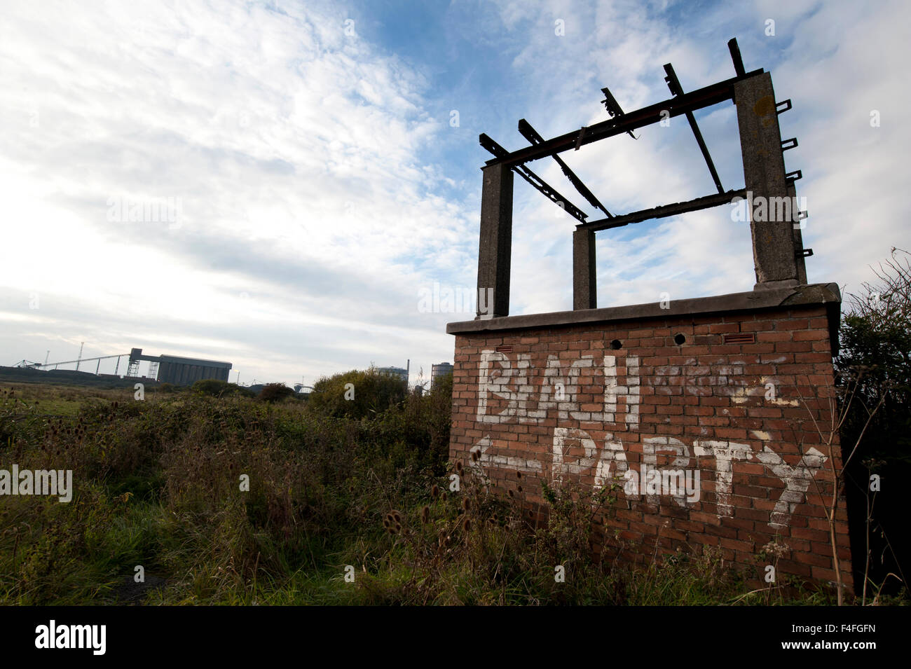 Port Talbot, Wales, UK. 16. Oktober 2015. Jobs bei einer Reihe von TATA Steel Pflanzen erwartet als der Zustrom von billigen Stahl verloren und hohe Energiepreise machen britische Stahlwerke nicht wettbewerbsfähig. Es wird erwartet, dass TATA in Port Talbot, South Wales, nicht beeinträchtigt wird. Bildnachweis: roger tiley/Alamy Live-Nachrichten Stockfoto