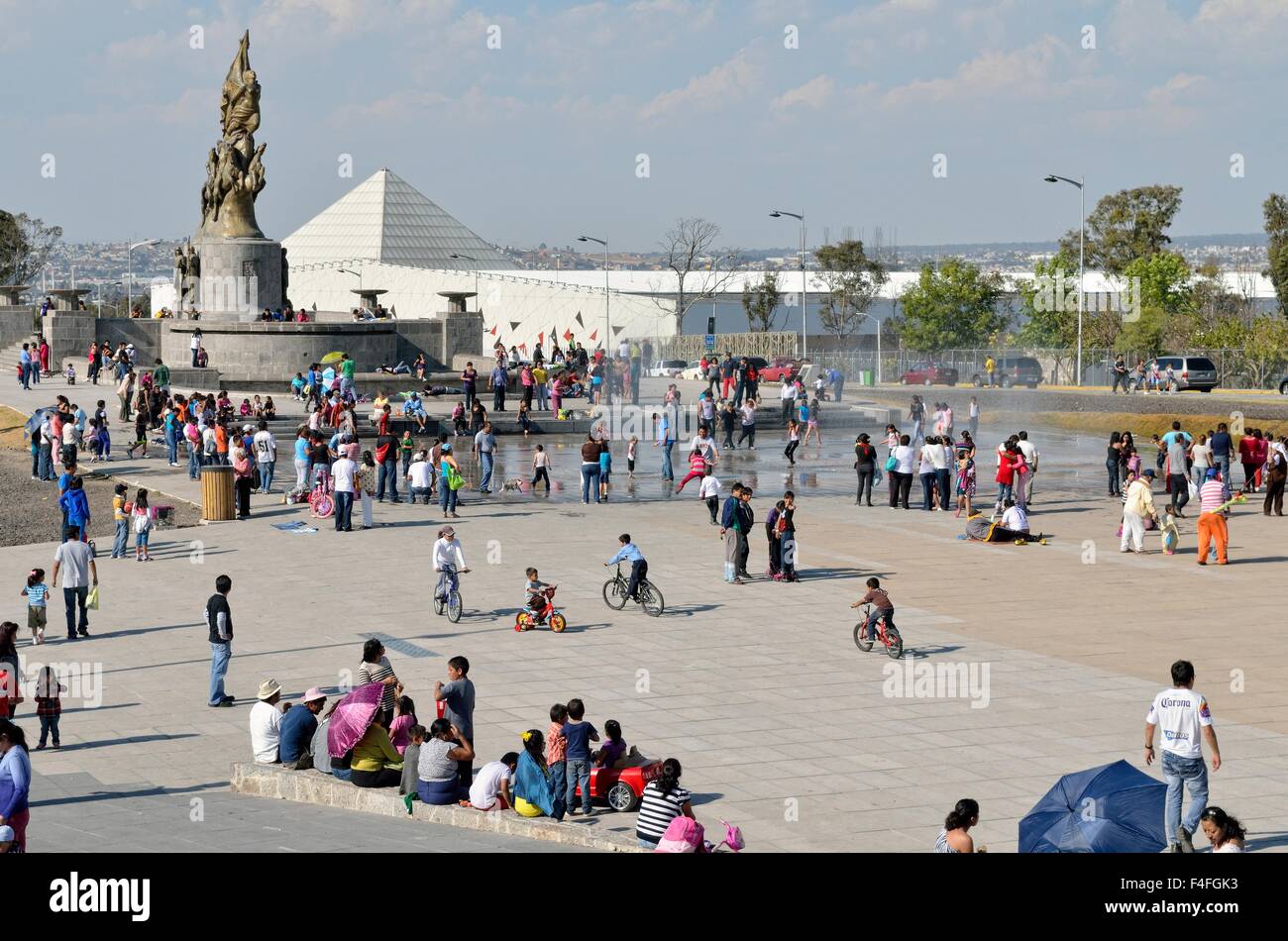 Victory Monument und Mitte Mai 5, mit Brunnen, Heroica Puebla de Zaragoza, Puebla, Mexiko Stockfoto