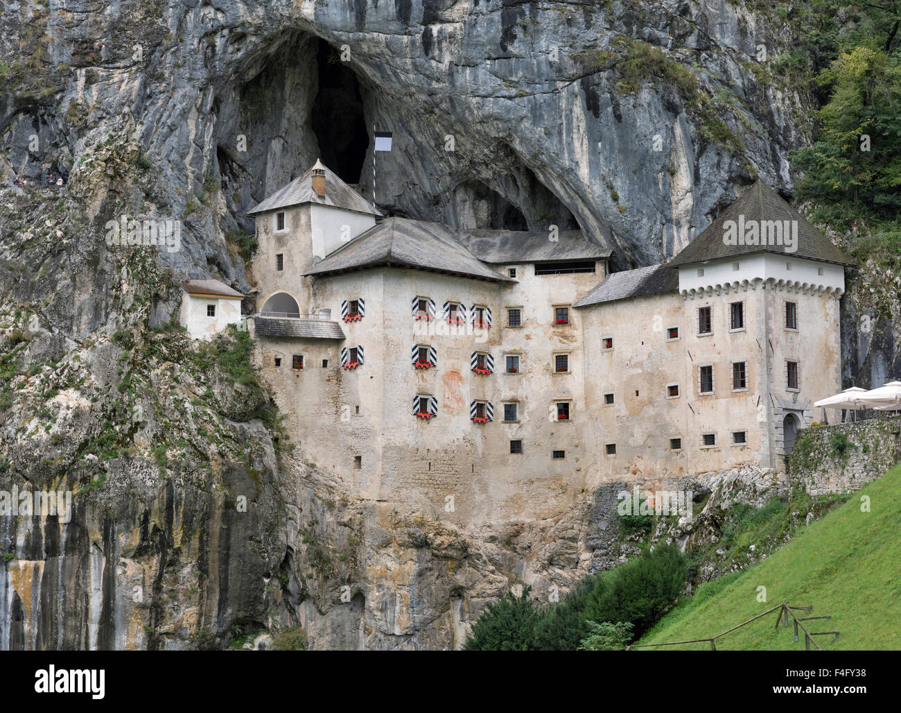 Alte Burg Predjama in Höhle von Postojna, Slowenien Stockfoto