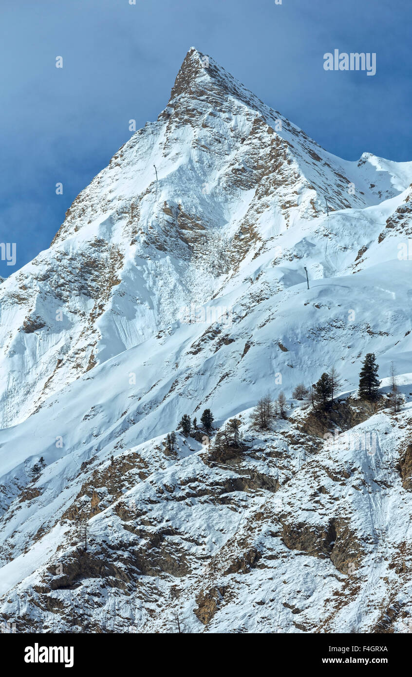 Rock mit einer Spitze. Winter Schnee friedliche Samnaun Alpen Landschaft  (Schweiz Stockfotografie - Alamy