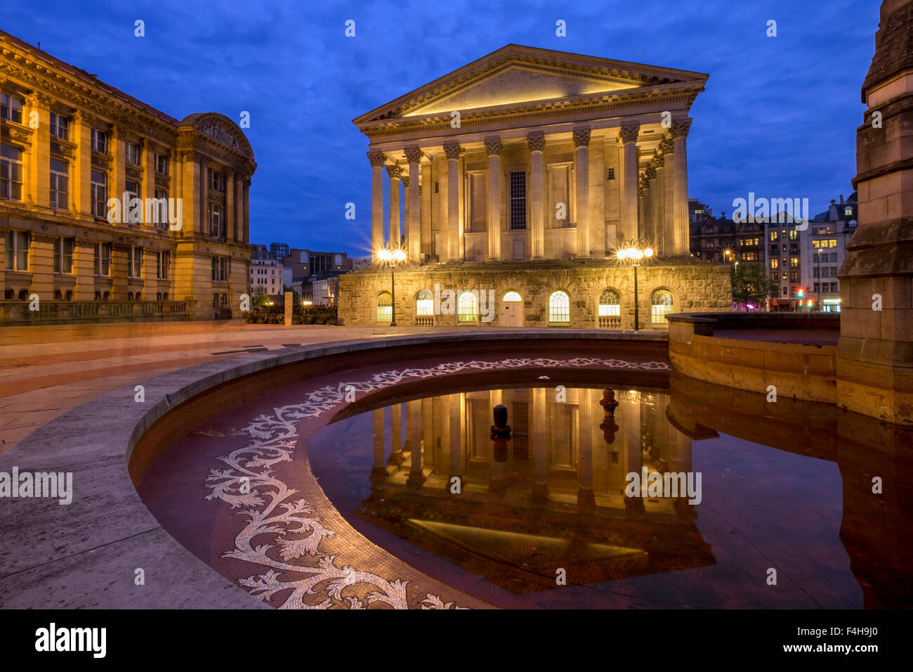 Das Rathaus bei Nacht, Chamberlain Quadrat, Birmingham, England, UK. Stockfoto