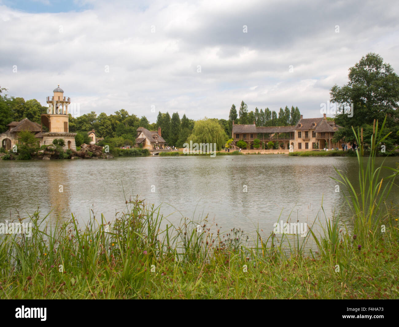 Domäne Marie-Antoinette Gesamtansicht von der anderen Seite des Sees Stockfoto
