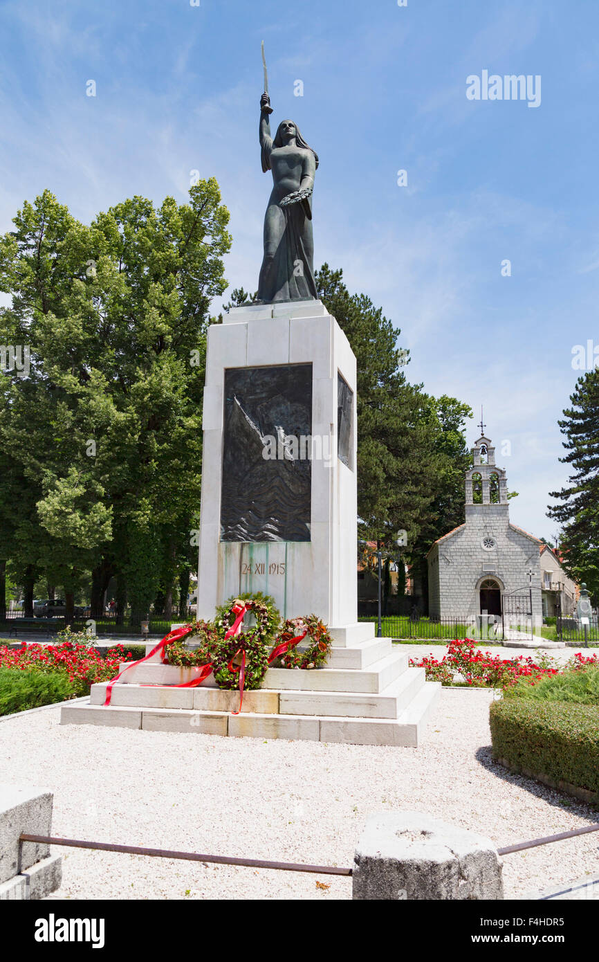 Cetinje, Montenegro.  Die Engelsfigur Lovćenska Vila, der den Tod des montenegrinischen Auswanderer Patrioten erinnert, die ertrinken Stockfoto