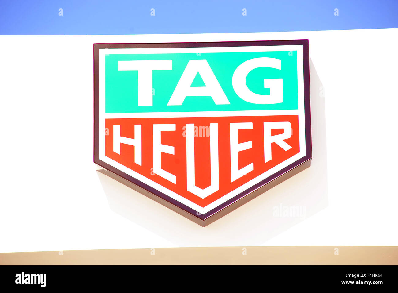 Ein großer Tag Heuer-Logo auf dem Goodwood Festival of Speed im Vereinigten Königreich. Stockfoto