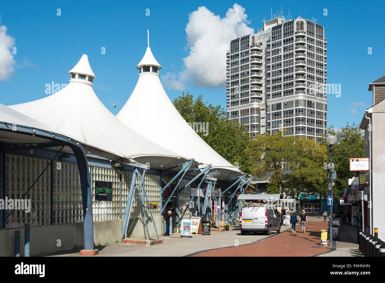 Swindon Tented Markt und The David Murray John Tower im Stadt-Zentrum, Swindon, Wiltshire, England, Vereinigtes Königreich Stockfoto