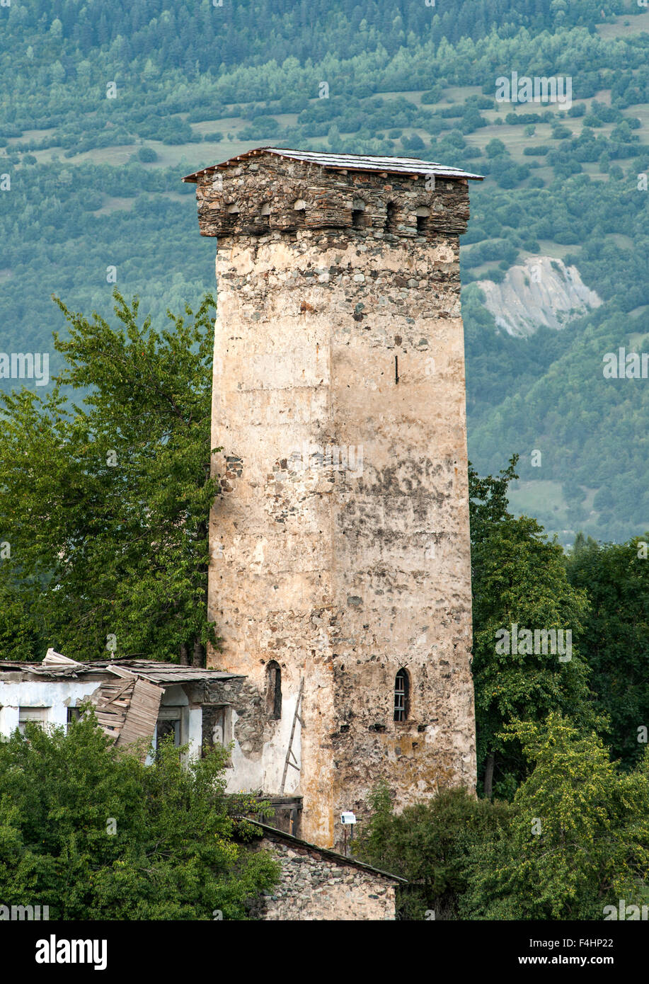 Svan Turm im Dorf Mestia Swanetien Region Nordwesten Georgiens. Stockfoto