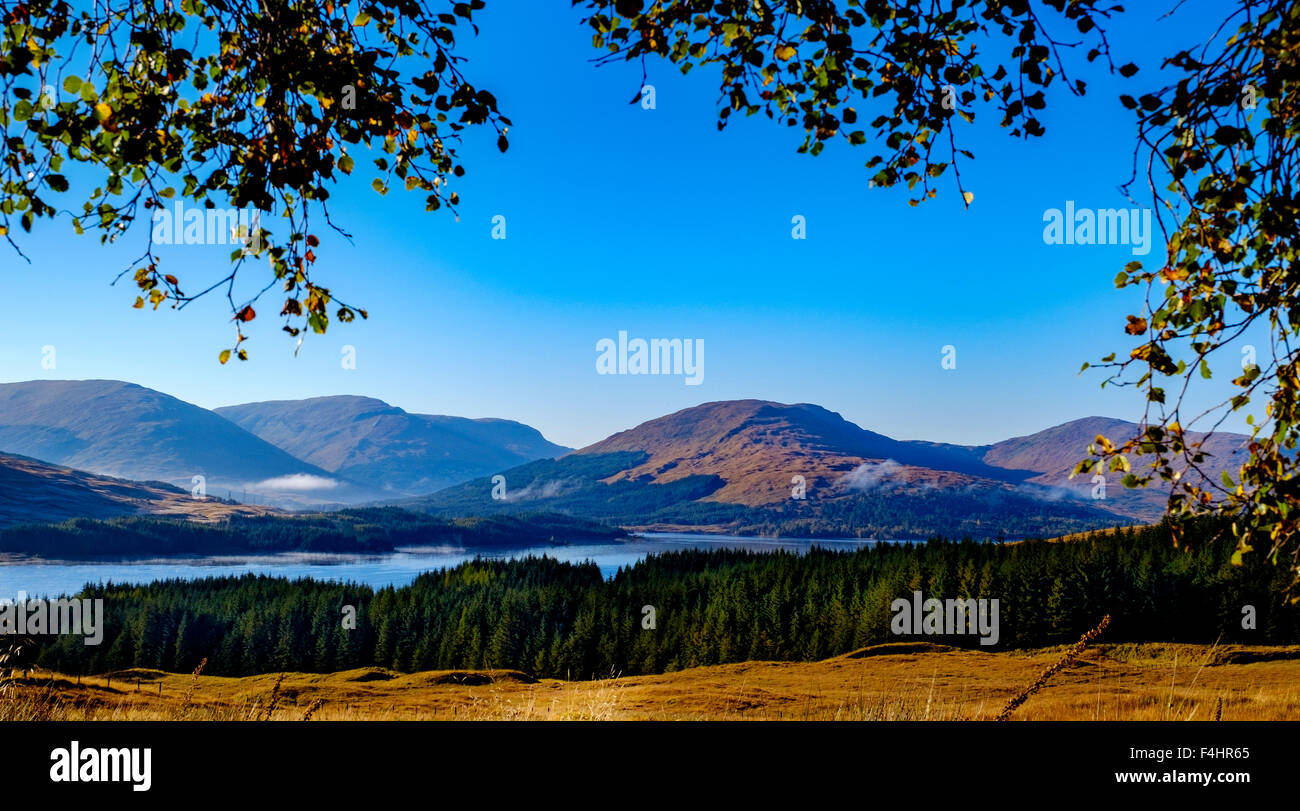 Loch Tulla aus der Sicht an der A82, Highlands von Schottland im Herbst Stockfoto