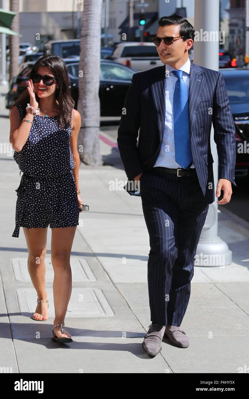 "Rich Kids Of Beverly Hills" Sterne Roxy Sowlaty unterwegs mit einem männlichen Begleiter mit Beverly Hills: Roxy Sowlaty wo: Los Angeles, California, Vereinigte Staaten von Amerika bei: 17. August 2015 Stockfoto