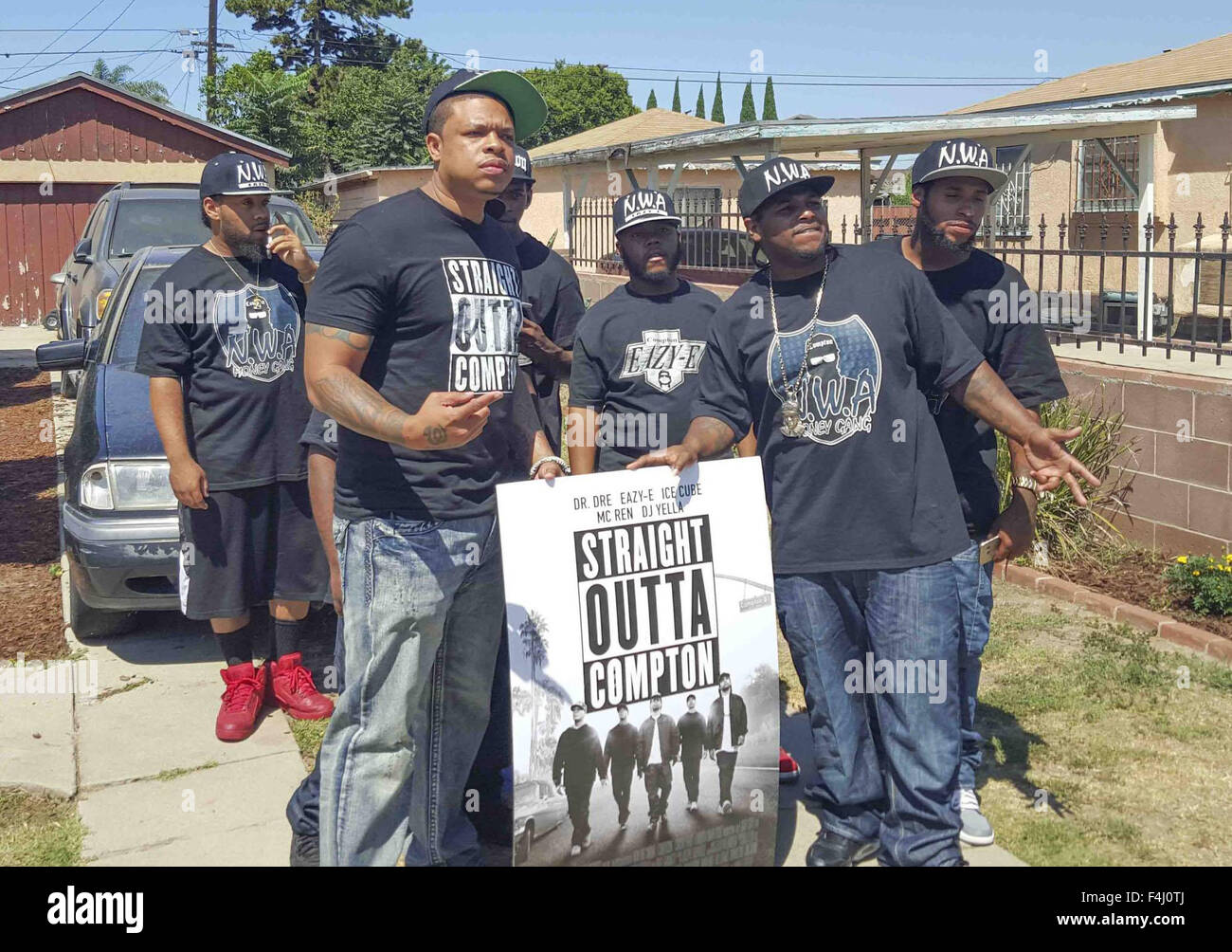 Curtis Young, Lil Eazy-E und Baby Eazy-E, Söhne des ehemaligen N.W.A-Mitglieder Dr. Dre und Eazy-E unterwegs in Compton, südlichen Los Angeles Featuring: Curtis Young, Lil Eazy-E, Eric Wright, Jr., Baby Eazy-E, E3 wo: Los Angeles, California, Vereinigte Staaten von Amerika Stockfoto