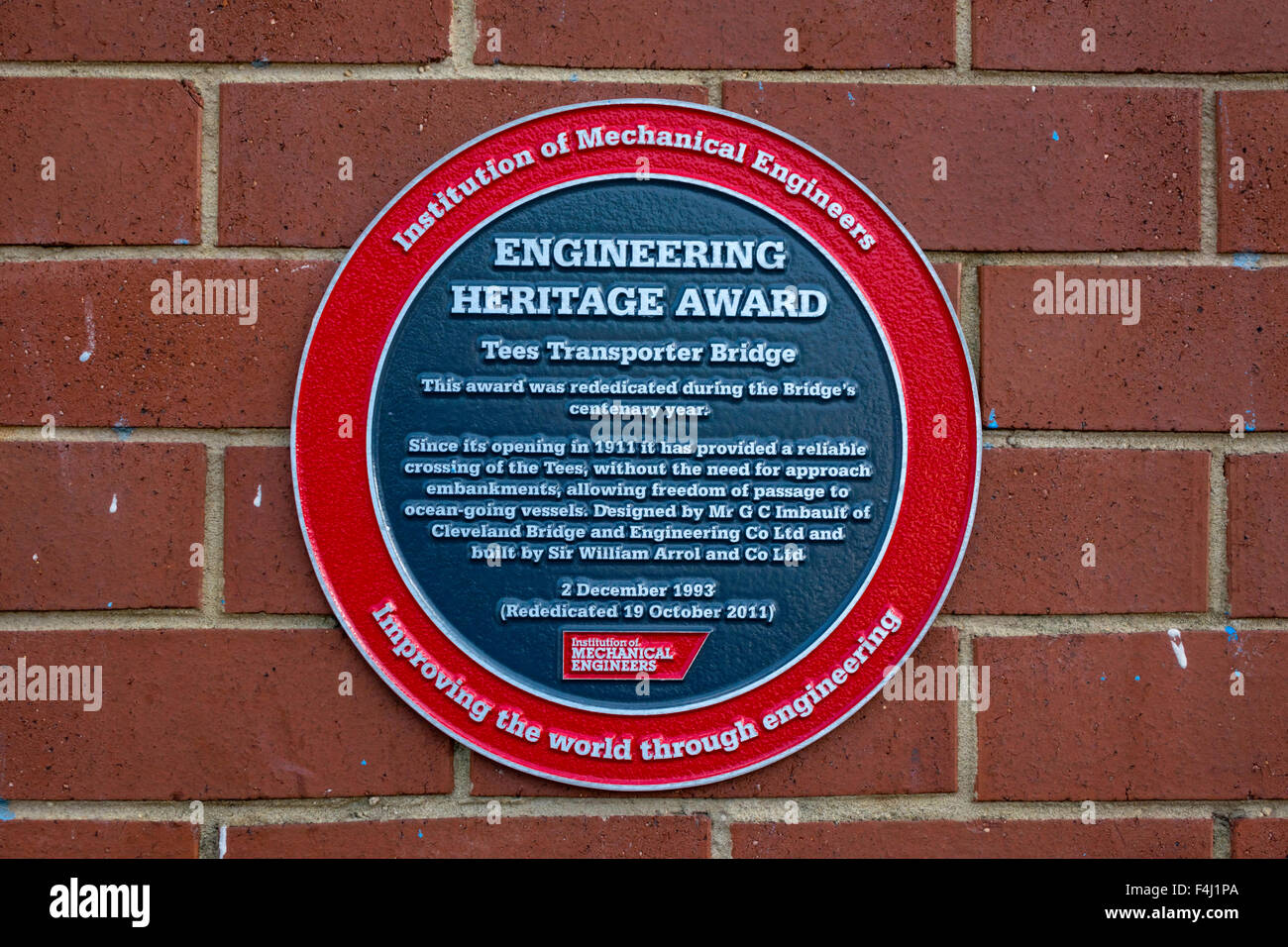 Gedenktafel an den Abschlägen Schwebefähre ein Engineering Heritage Award 1993 eingeweiht und erneut geweiht im Jubiläumsjahr 2011 Stockfoto