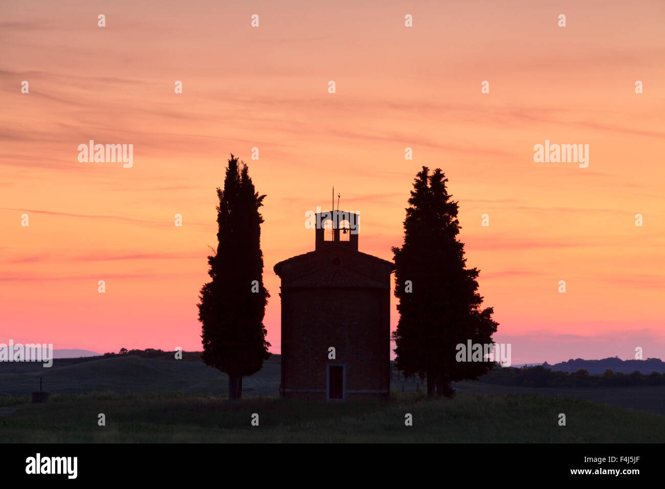 Capella di Vitaleta bei Sonnenuntergang, Val d ' Orcia (Orcia-Tal), UNESCO-Weltkulturerbe, Provinz Siena, Toskana, Italien, Europa Stockfoto