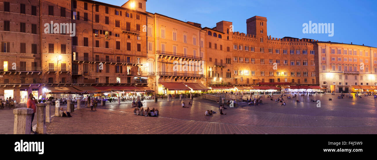 Restaurants am Piazza del Campo in Siena, UNESCO World Heritage Site, Provinz Siena, Toskana, Italien, Europa Stockfoto