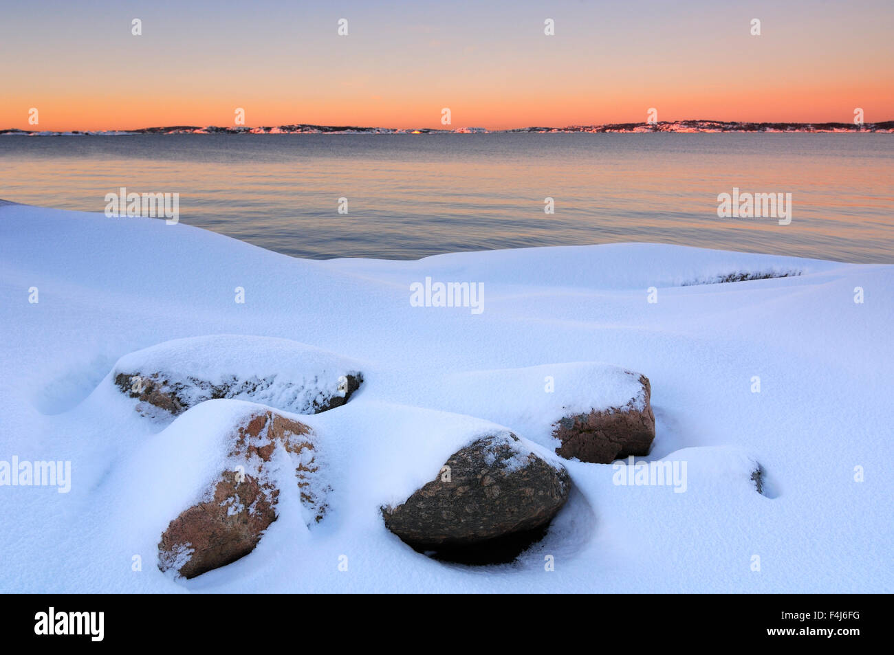 Klippe Küste kalte Farbe Bild Kopie Raum Dämmerung Tag Göteborg Horizont horizontalen Landschaft Morgen Natur keine Personen im freien Stockfoto