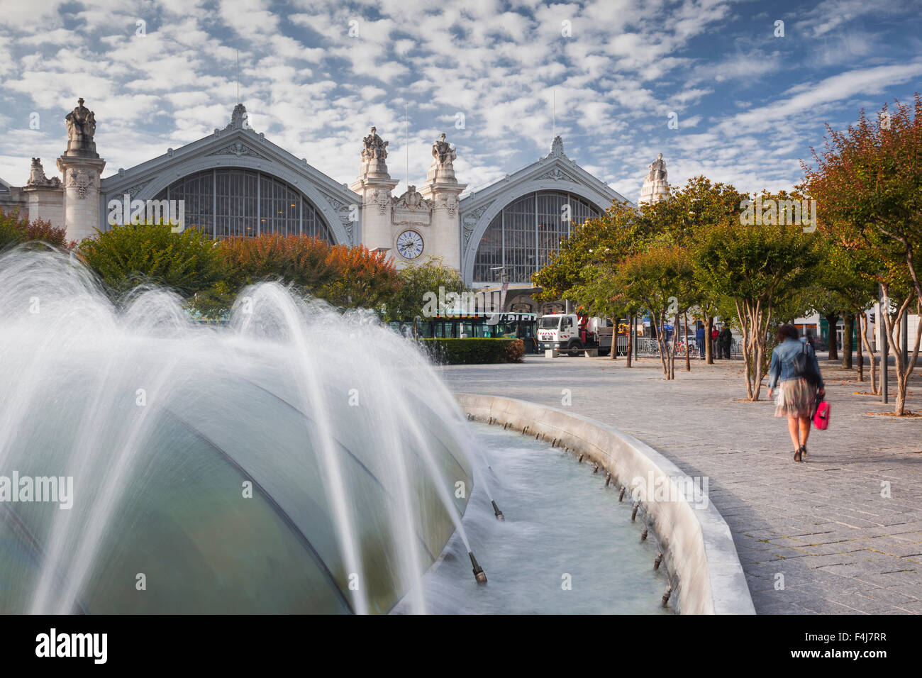 Der Bahnhof, entworfen vom Architekten Victor Laloux 1898, Tours, Indre-et-Loire, Frankreich, Europa Stockfoto