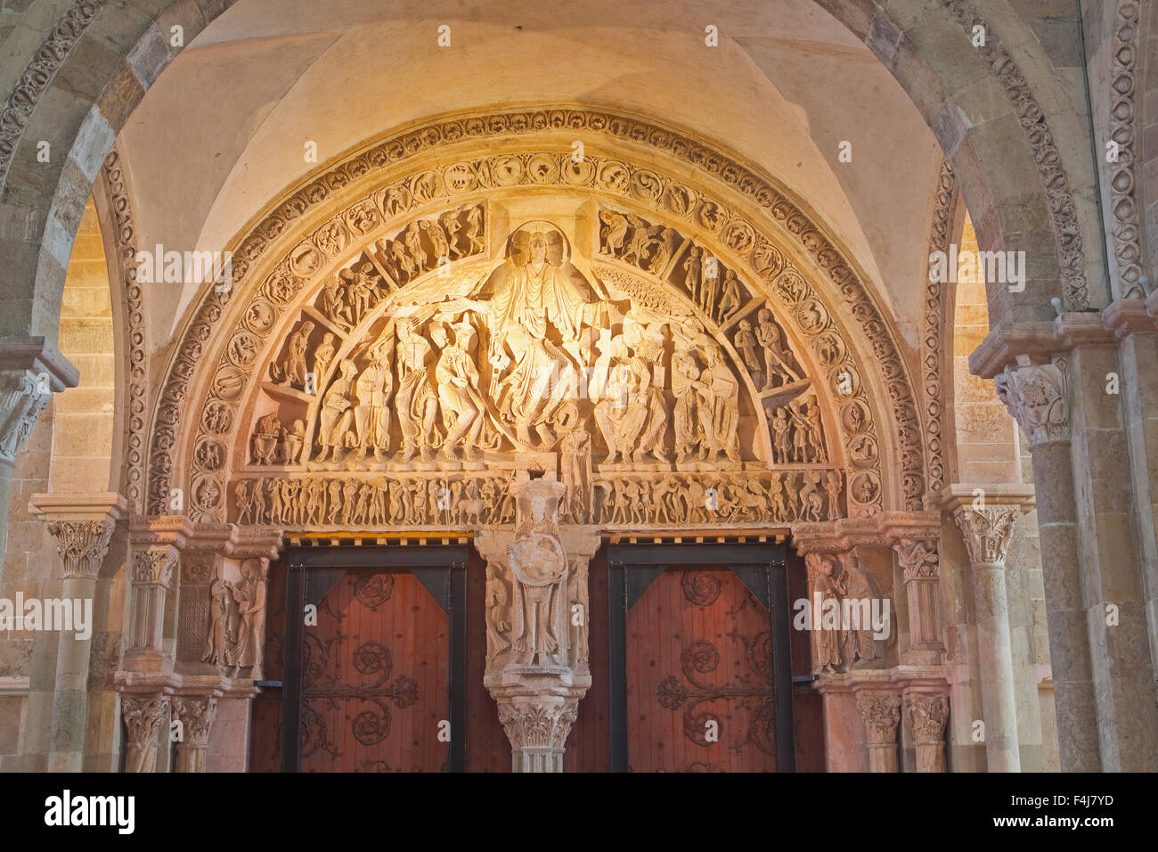 Die schönen Tympanon an Vezelay, Yonne, Burgund, Frankreich., Europa Stockfoto