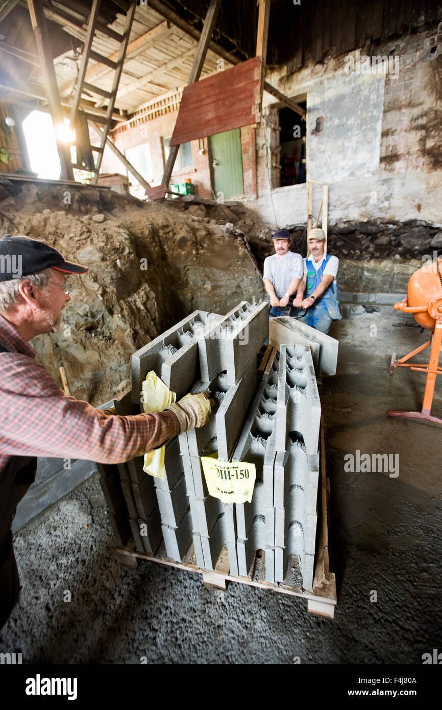 Baustelle in einer alten Scheune, Finnland. Stockfoto