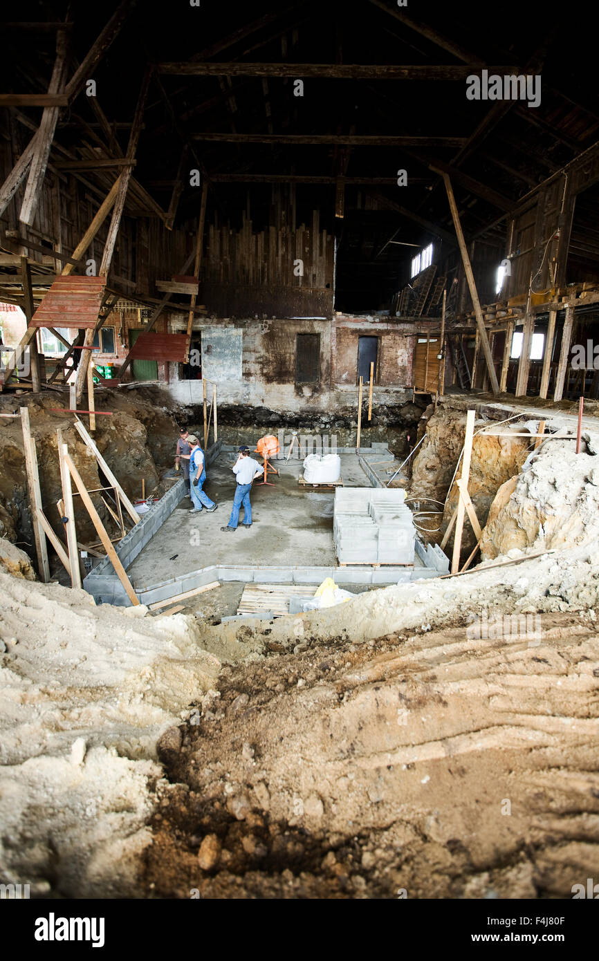 Baustelle in einer alten Scheune, Finnland. Stockfoto