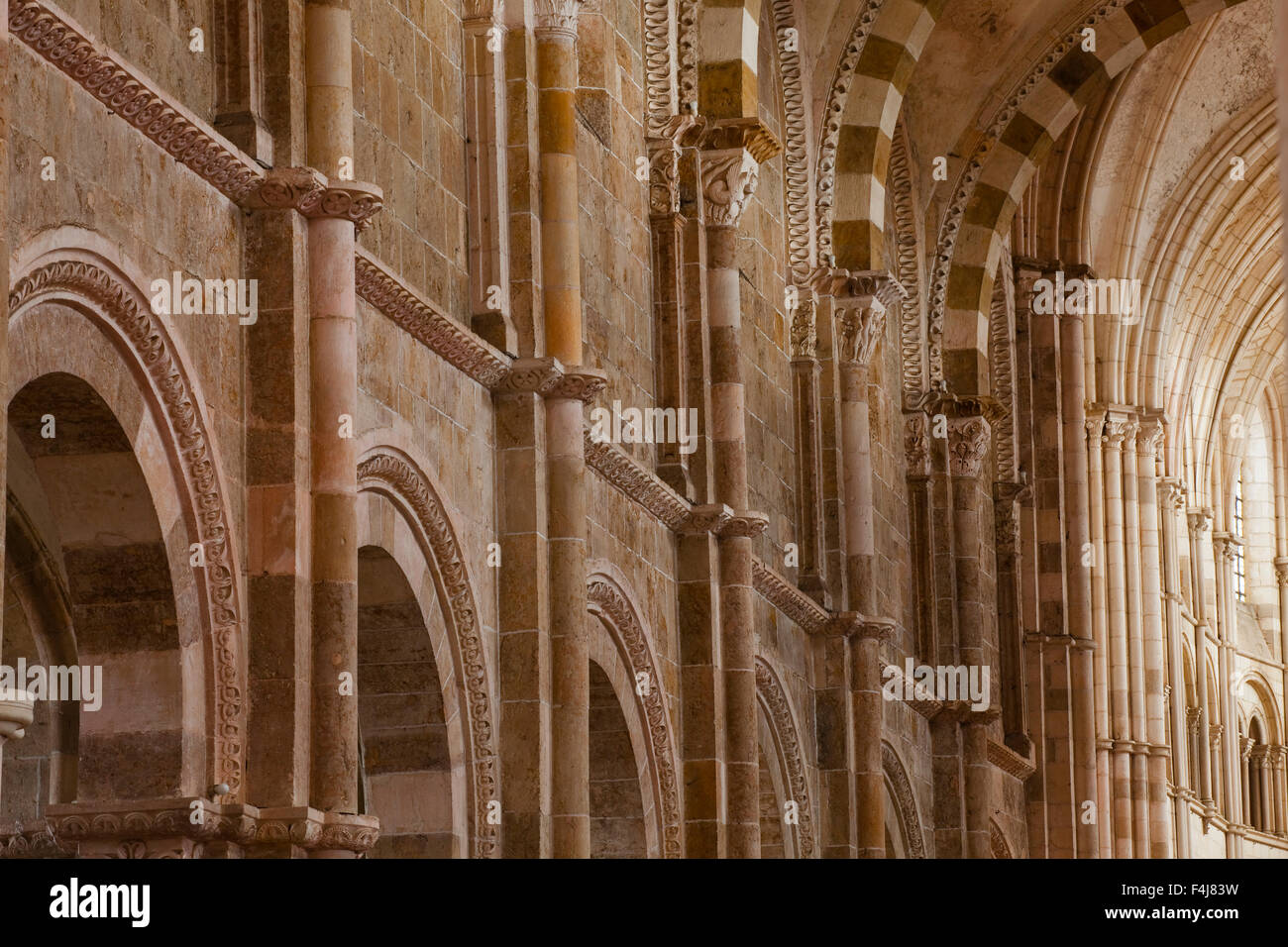 La Basilique Sainte Madeleine de Vezelay, ein 11. Jahrhundert Benediktiner-Kloster, UNESCO, Yonne, Burgund, Frankreich Stockfoto