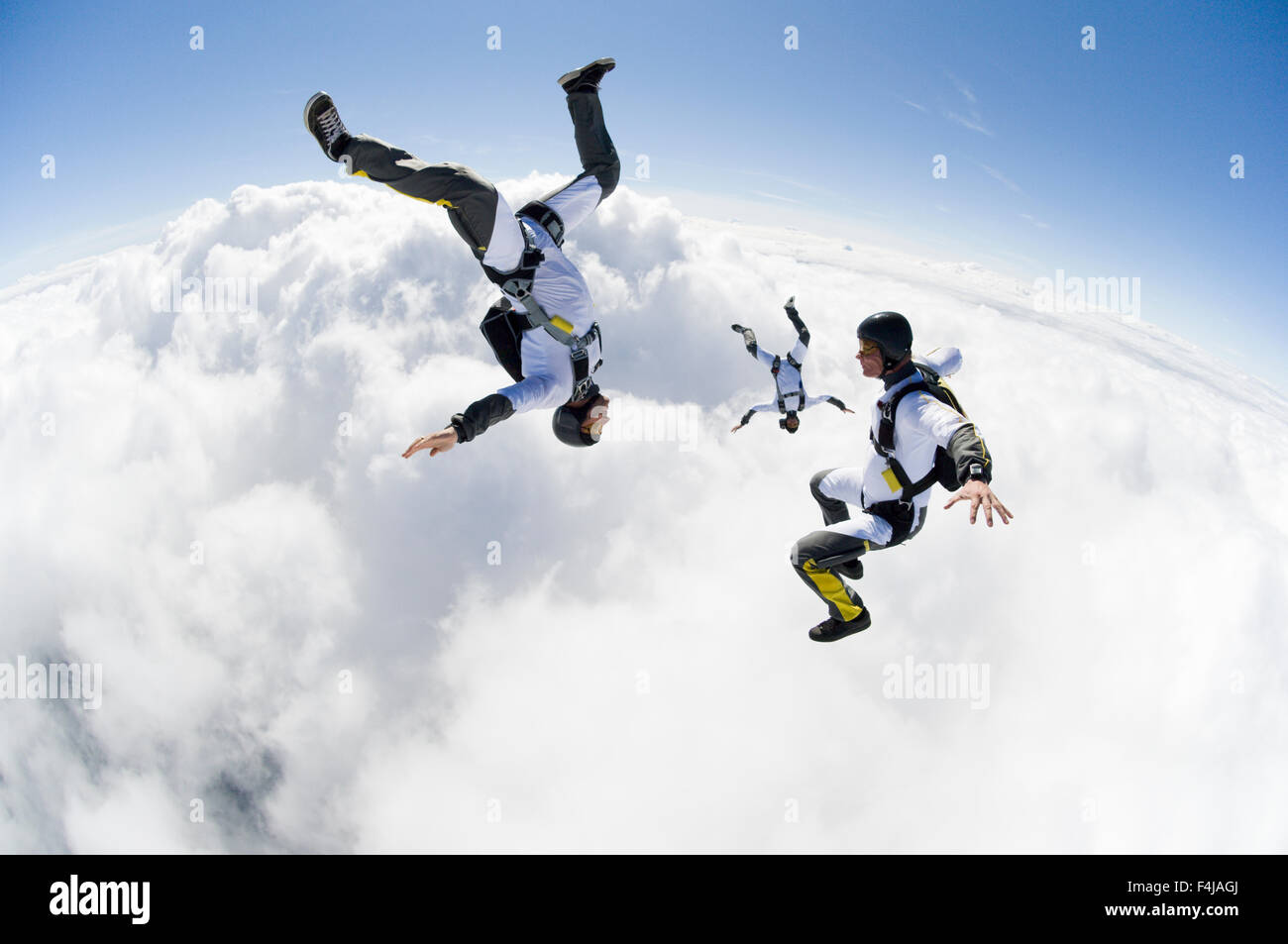 Fallschirmspringer in den Himmel, Schweden. Stockfoto