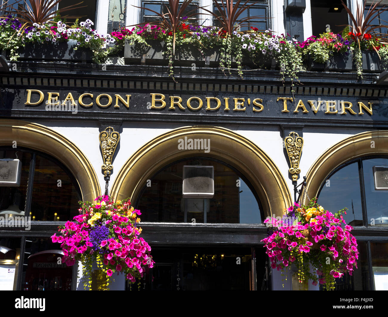 Dh Lawnmarket der Royal Mile von Edinburgh Deacon Brodies Tavern Edinburgh Brodie Stockfoto