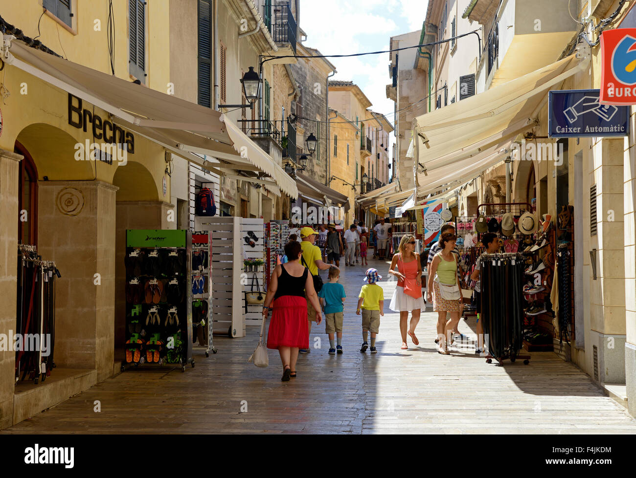 Altstadt von Alcudia Geschäfte, Porta de Sant Sebastia, Balearen, Mallorca oder Mallorca, Spanien. Stockfoto