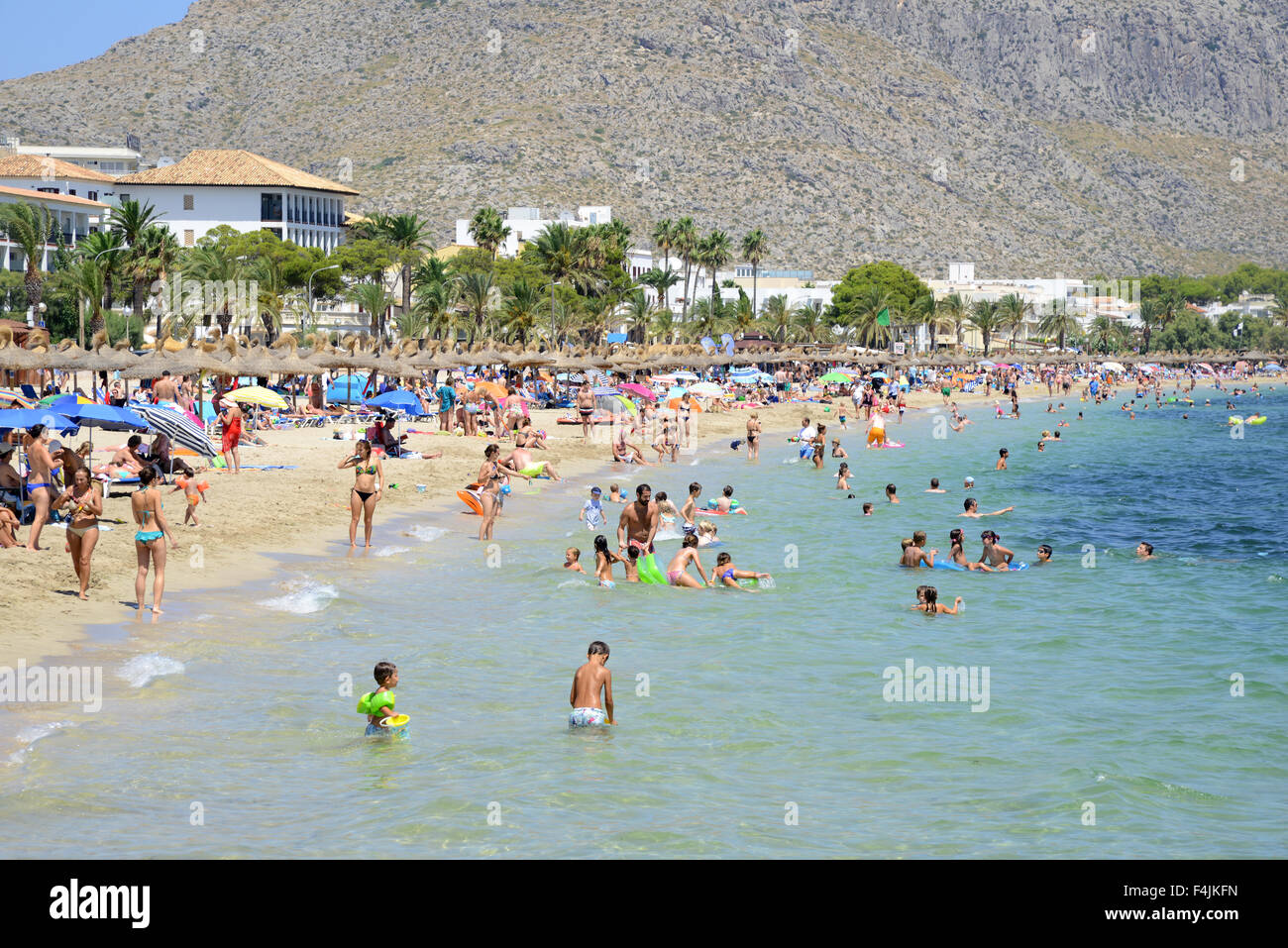Pollenca Strand, Strand von Pollensa, Puerto Pollenca, Mallorca, Mallorca, Balearen, Spanien Stockfoto