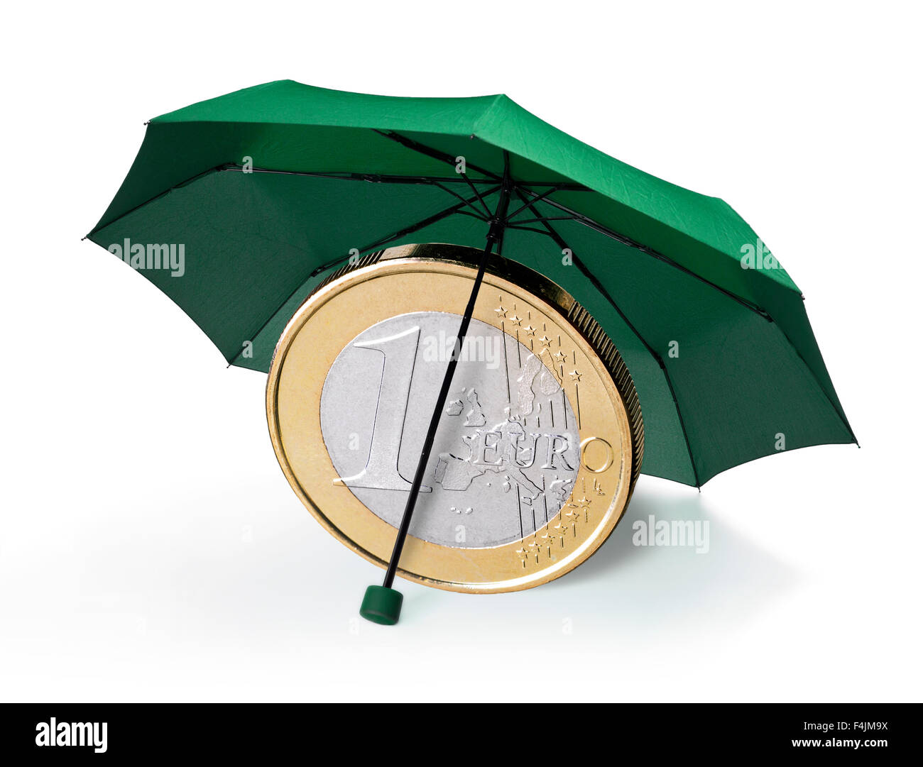 Euro-Münze wird durch einen grünen Schirm geschützt. Stockfoto