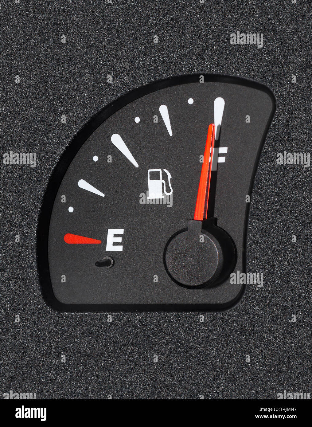 Ein Auto Kraftstoff Manometer zeigt vollen tank Stockfotografie