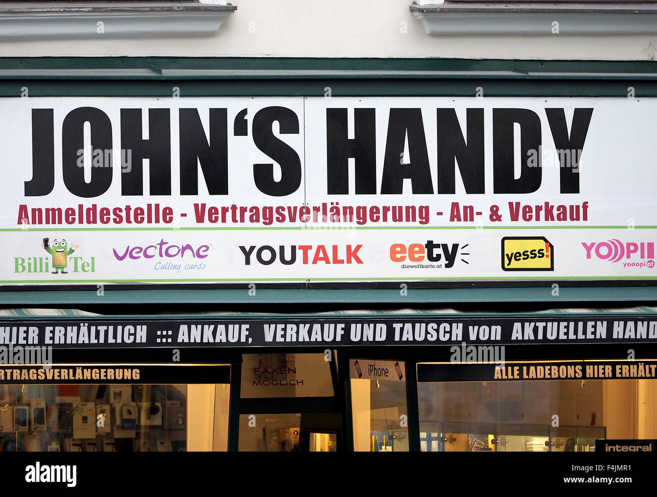 John's Handy Mobiltelefon Store, Wien, Österreich. Stockfoto