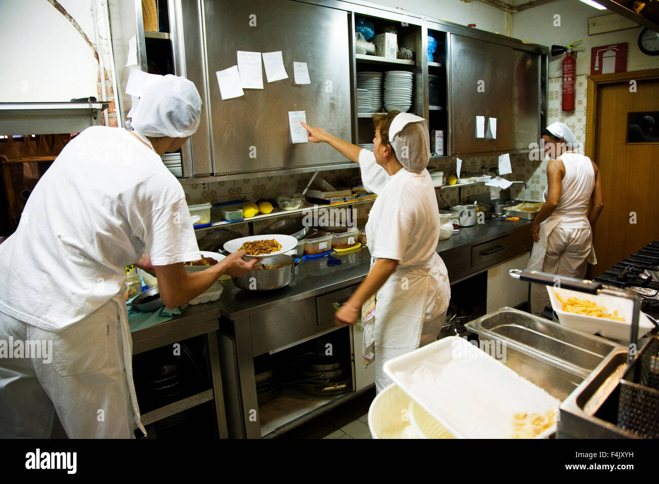 Küchenpersonal in einem lokalen restaurant Stockfoto